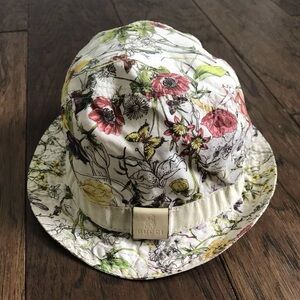 Gucci bucket for kids